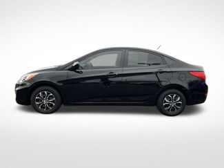 Used 2017 Hyundai Accent SE video 2