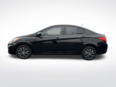 Used 2017 Hyundai Accent SE image 2