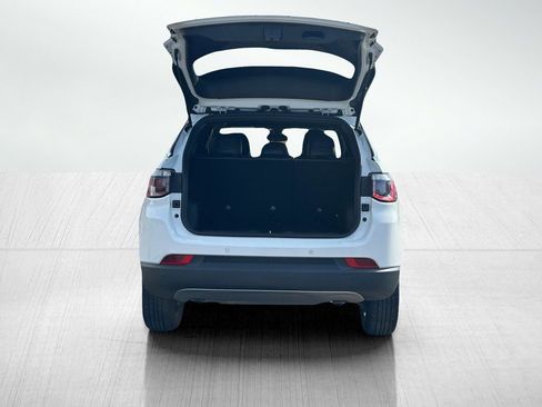 Used 2024 Jeep Compass Limited image 7