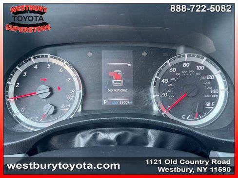 Used 2022 Toyota Highlander LE AWD/4WD image 29