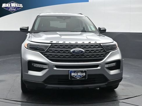Used 2024 Ford Explorer XLT w/ Equipment Group 202A RWD image 2