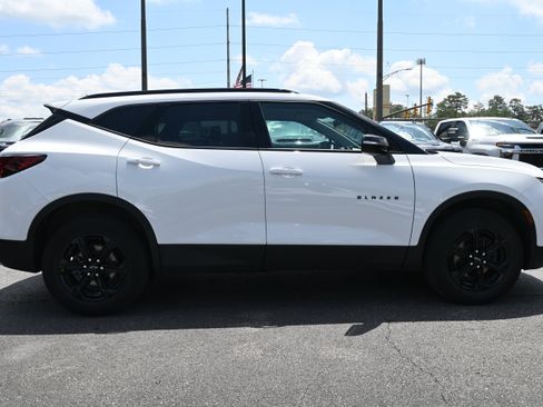 Used 2024 Chevrolet Blazer LT w/ Midnight/Sport Edition FWD image 11