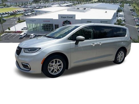 Used 2023 Chrysler Pacifica Touring-L FWD image 23