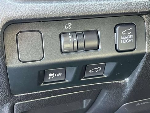Used 2015 Subaru Forester 2.5i Limited AWD/4WD image 19