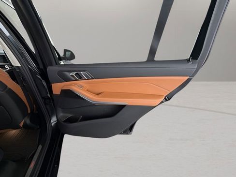 Used 2022 BMW X7 xDrive40i w/ Executive Package image 43