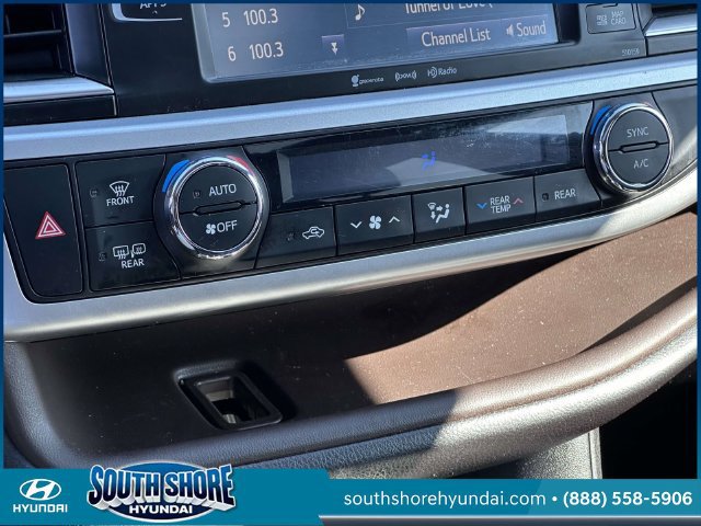 Used 2016 Toyota Highlander XLE AWD/4WD image 33