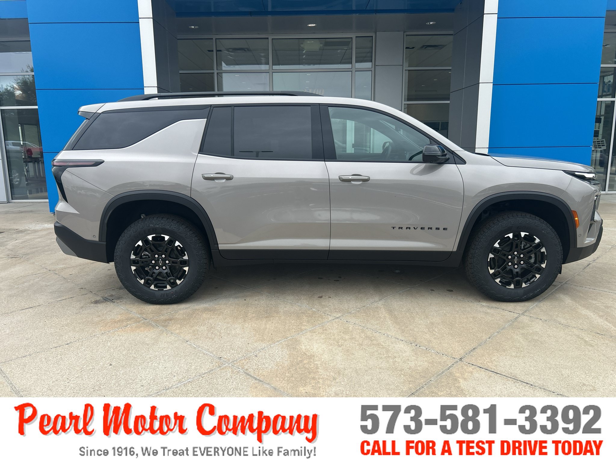 New 2027 Chevrolet Traverse Z71 w/ Enhanced Driving Package AWD/4WD image 3