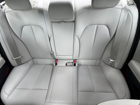 Used 2025 Genesis G70 2.5T image 38