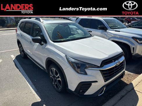Used 2024 Subaru Ascent Touring image 1