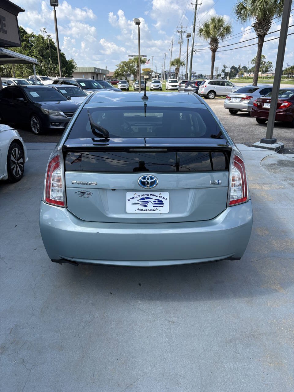 Used 2015 Toyota Prius Three FWD image 3