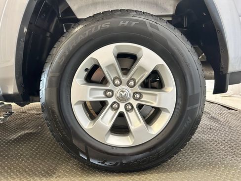 Used 2019 RAM 1500 Laramie AWD/4WD image 28
