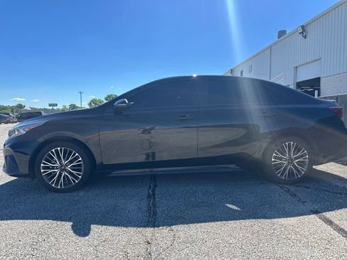 Used 2022 Kia Forte GT-Line w/ GT-Line Premium Package FWD image 8