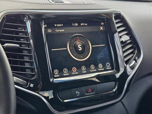 Used 2019 Jeep Cherokee Limited FWD image 12