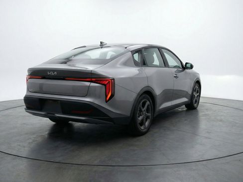 Used 2025 Kia K4 LXS image 9