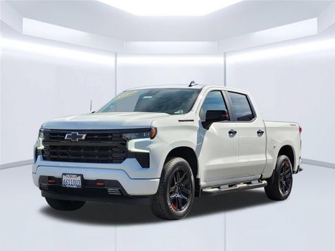 Used 2023 Chevrolet Silverado 1500 RST w/ Redline Edition AWD/4WD image 8