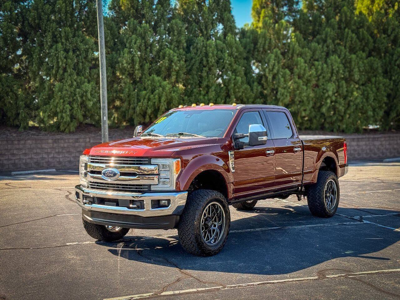 Used 2017 Ford F250 Lariat w/ Lariat Ultimate Package AWD/4WD image 8