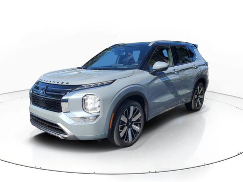 New 2026 Mitsubishi Outlander SEL image 3