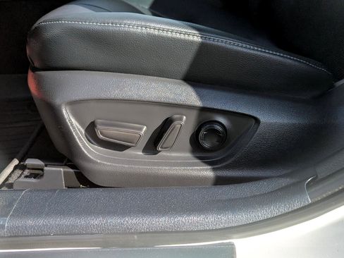 Used 2022 Toyota Camry XSE image 15