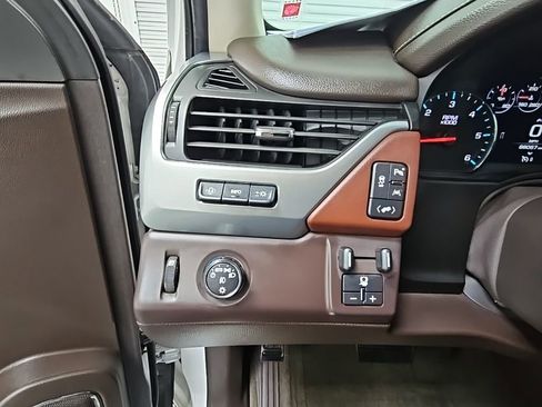 Used 2016 Chevrolet Tahoe LTZ image 27