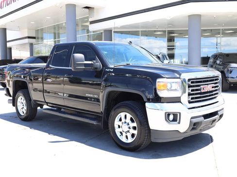 Used 2015 GMC Sierra 2500 SLE w/ SLE Preferred Package AWD/4WD image 8