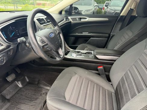 Used 2020 Ford Fusion SE FWD image 10