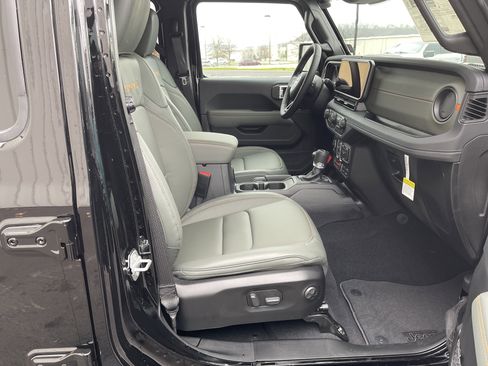 New 2026 Jeep Gladiator Mojave image 16