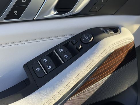 Used 2026 BMW X5 sDrive40i w/ Premium Package image 15