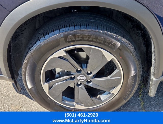 Used 2025 Nissan Rogue SV AWD/4WD image 19