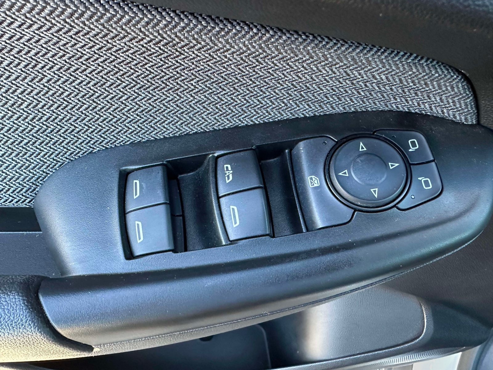 Used 2023 Chevrolet TrailBlazer LT FWD image 16