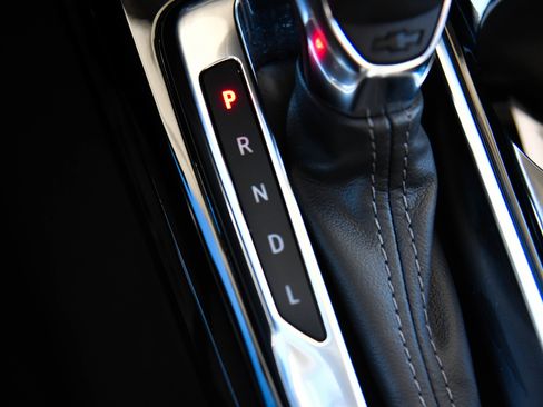 Used 2025 Chevrolet Trax LT w/ LT Convenience Package image 25