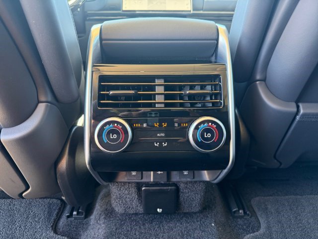 Certified 2025 Land Rover Range Rover SE AWD/4WD image 19