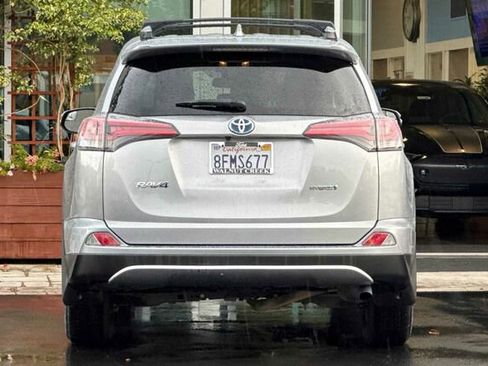 Used 2018 Toyota RAV4 LE Plus image 5