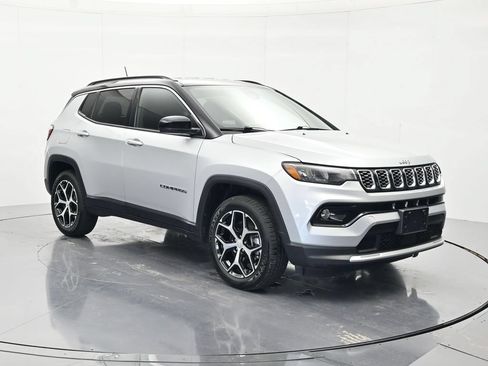 Used 2024 Jeep Compass Limited AWD/4WD image 3