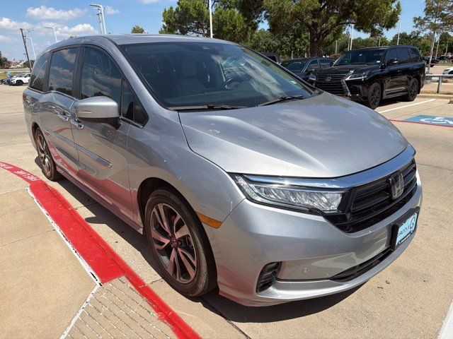 Certified 2024 Honda Odyssey Touring image 3
