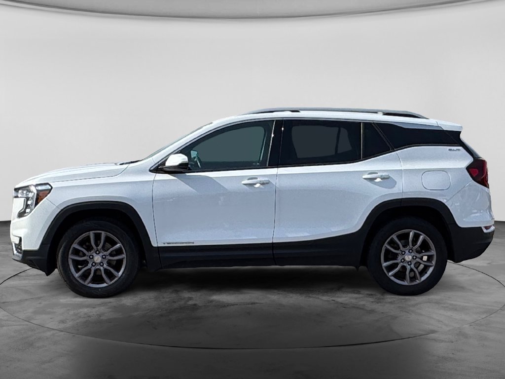 Used 2023 GMC Terrain SLT AWD/4WD image 4