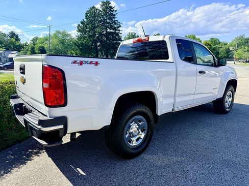 Used 2017 Chevrolet Colorado W/T w/ WT Convenience Package AWD/4WD image 4