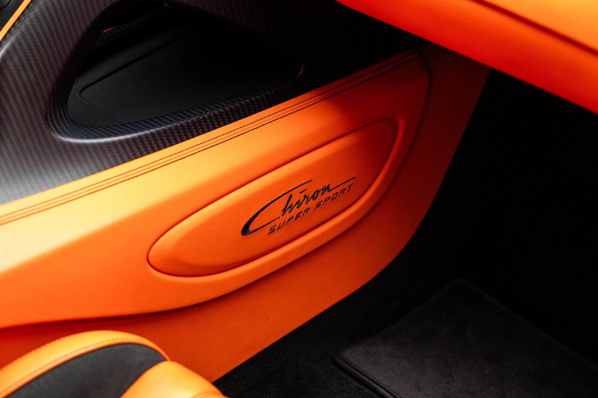 Used 2024 Bugatti Chiron Super Sport AWD/4WD image 27