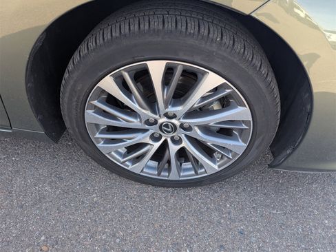 Used 2021 Lexus ES 350 w/ Premium Package image 5