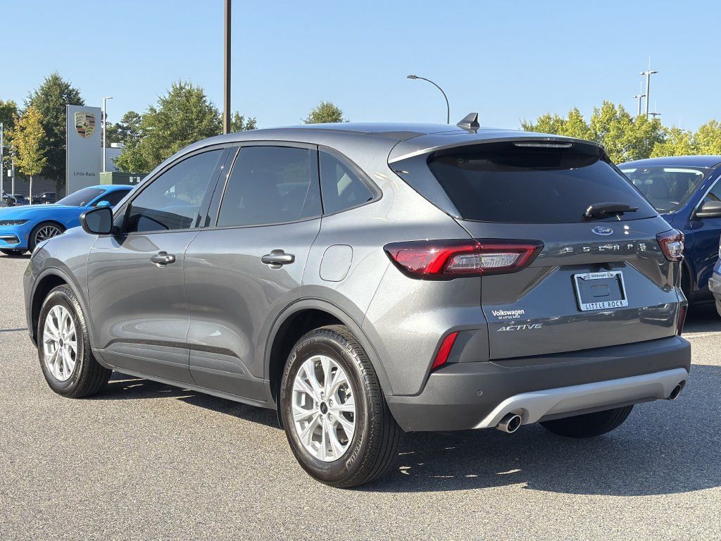Used 2025 Ford Escape Active w/ Tech Pack #1 FWD image 3
