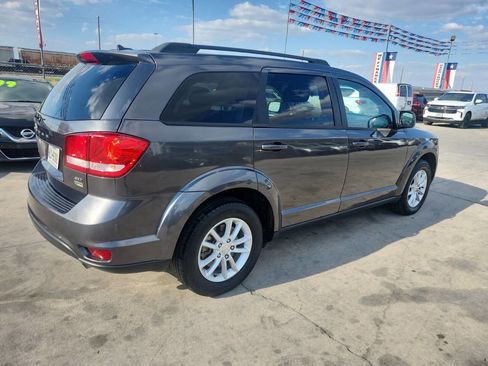 Used 2015 Dodge Journey SXT w/ Flexible Seating Group image 5