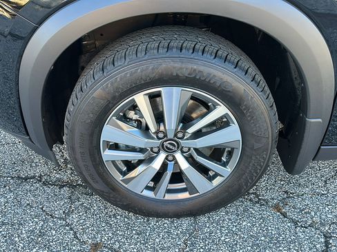 New 2025 Nissan Pathfinder SL image 8