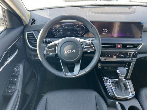 New 2026 Kia Seltos EX w/ EX Sunroof Package AWD/4WD image 12