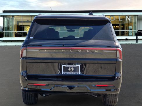 New 2026 Lincoln Navigator L Reserve w/ Jet Appearance Package image 5