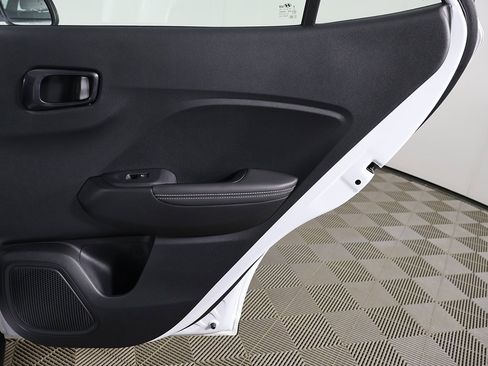 Certified 2025 Hyundai Venue Limited image 21