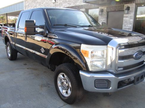 Used 2016 Ford F250 XLT w/ FX4 Off-Road Package image 2