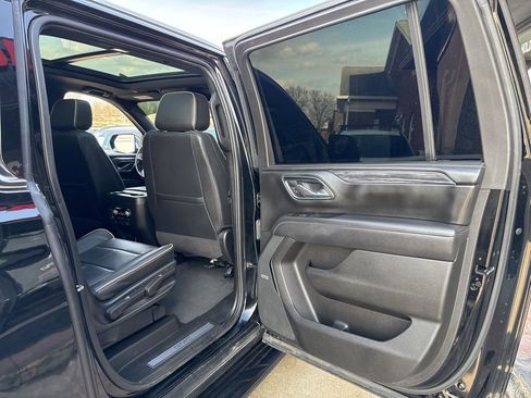 Used 2022 GMC Yukon XL SLT w/ SLT Premium Package image 52