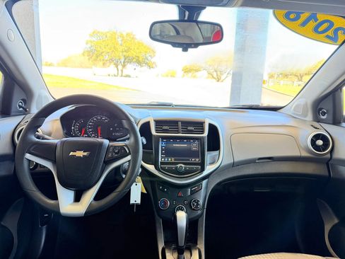 Used 2018 Chevrolet Sonic LS FWD image 9