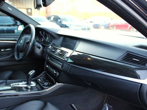 Used 2013 BMW 550i Sedan image 17