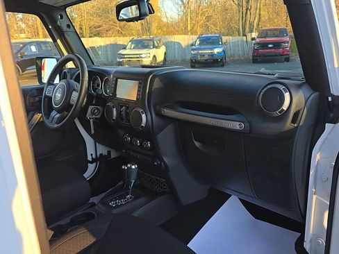 Used 2015 Jeep Wrangler Unlimited Sport w/ Quick Order Package 24S image 39