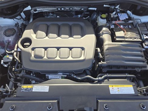 New 2026 Volkswagen Tiguan SE image 23